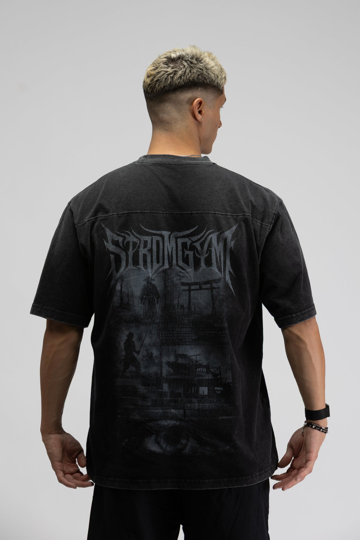 layer oversize black